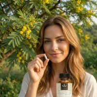 VEGJi Vitamin D3 + K2, Frau mit Produktflasche